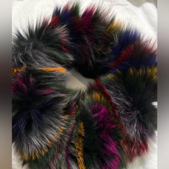 New Adrienne Landau Fox  Multi-Colored Infinity Neck Warmer - Msrp $295 - Picture 5 of 7